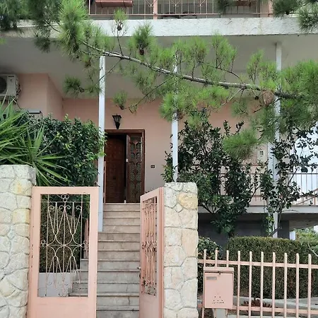 Georgia'S Village House Kondostavlos Exterior photo